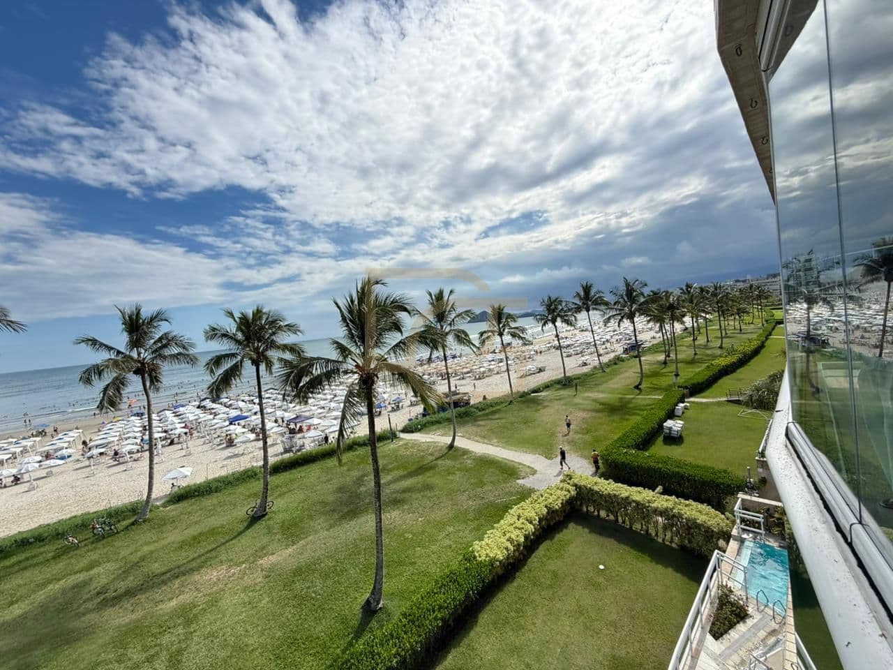 Sofisticação e Vista Exclusiva na Riviera