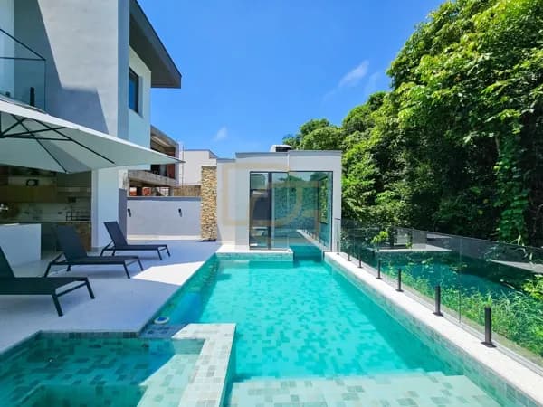 CASA DE ALTO PADRÃO À VENDA NA RIVIERA DE SÃO LOURENÇO