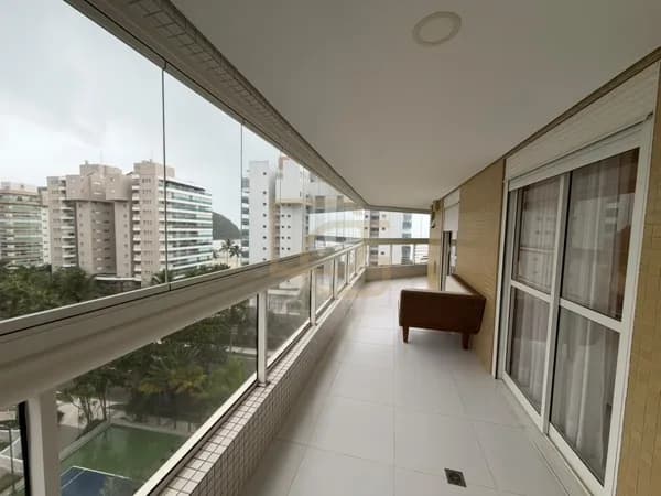 APARTAMENTO EXCLUSIVO A 50 METROS DA PRAIA