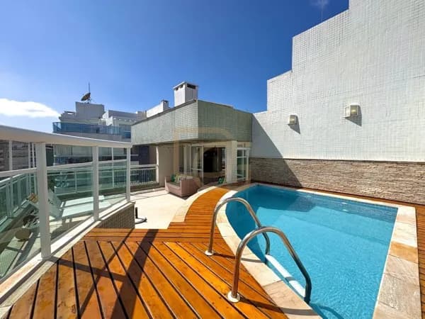 Riviera: Luxo e Exclusividade à Beira-Mar