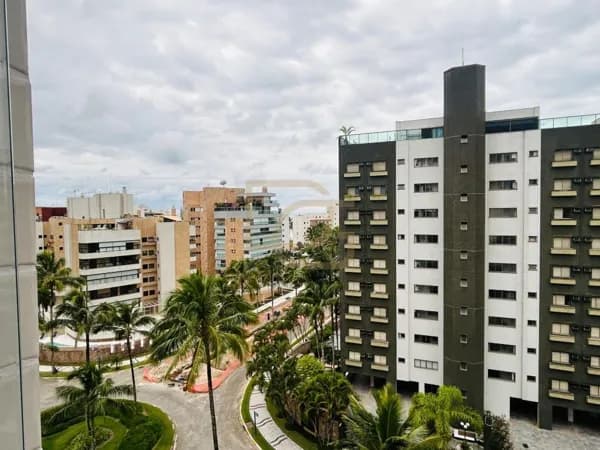 Refúgio à Beira-Mar com Terraços Exclusivos