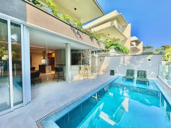 Villagio de Alto Luxo com Vista para o Golfe na Riviera de São Lourenço