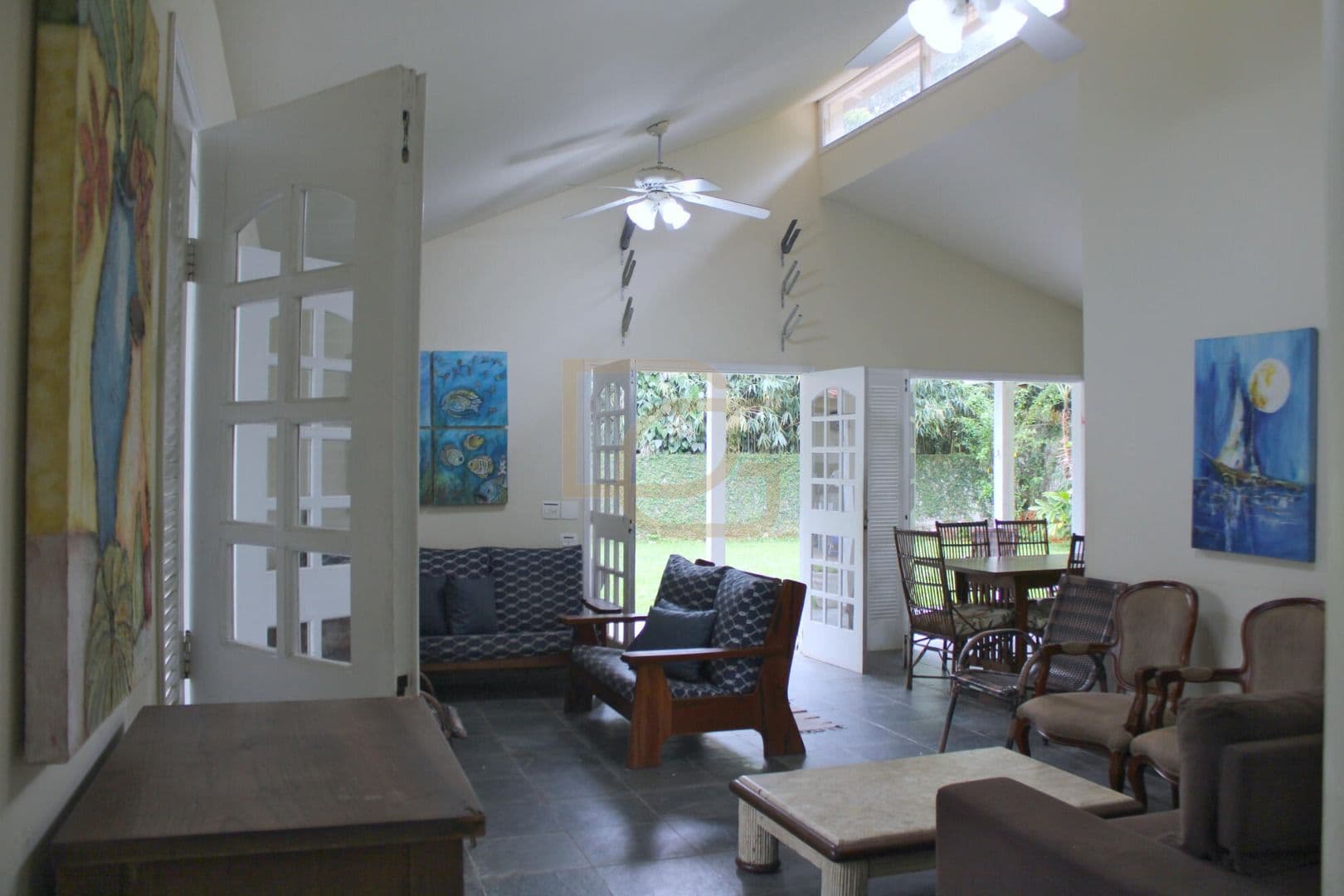 Sua Casa com Super Terreno na Riviera: Lazer e Potencial Ilimitado!