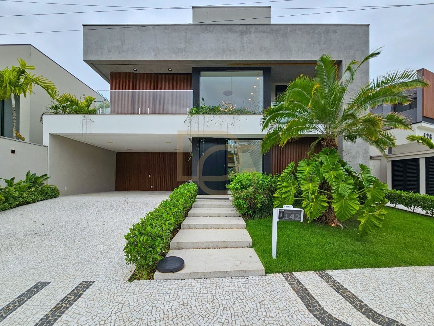 LUXO, CONFORTO E SOFISTICAÇÃO EM RIVIERA DE SÃO LOURENÇO