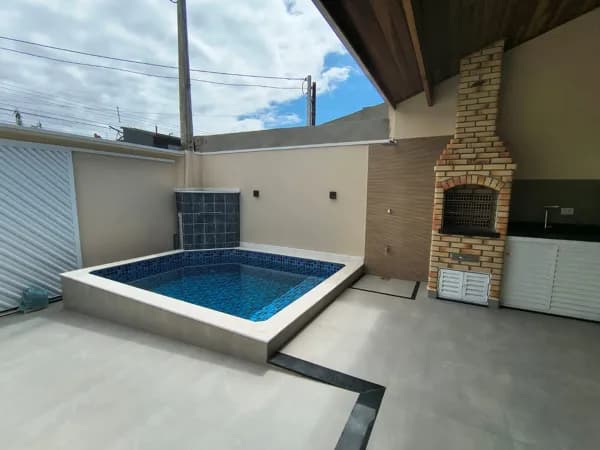 Casa na praia de Peruíbe com 3 dorm. sendo 1 suítes Park D'aville