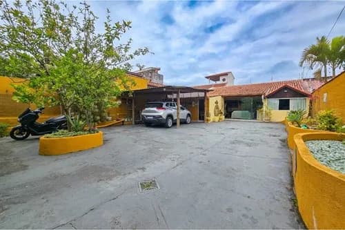 Casa em Peruíbe: Conforto e Privacidade!
