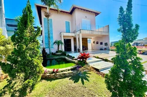 SOBRADO COM LAGO EM CONDOMINIO