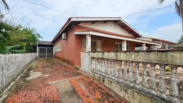 Casa Térrea com 3 lotes