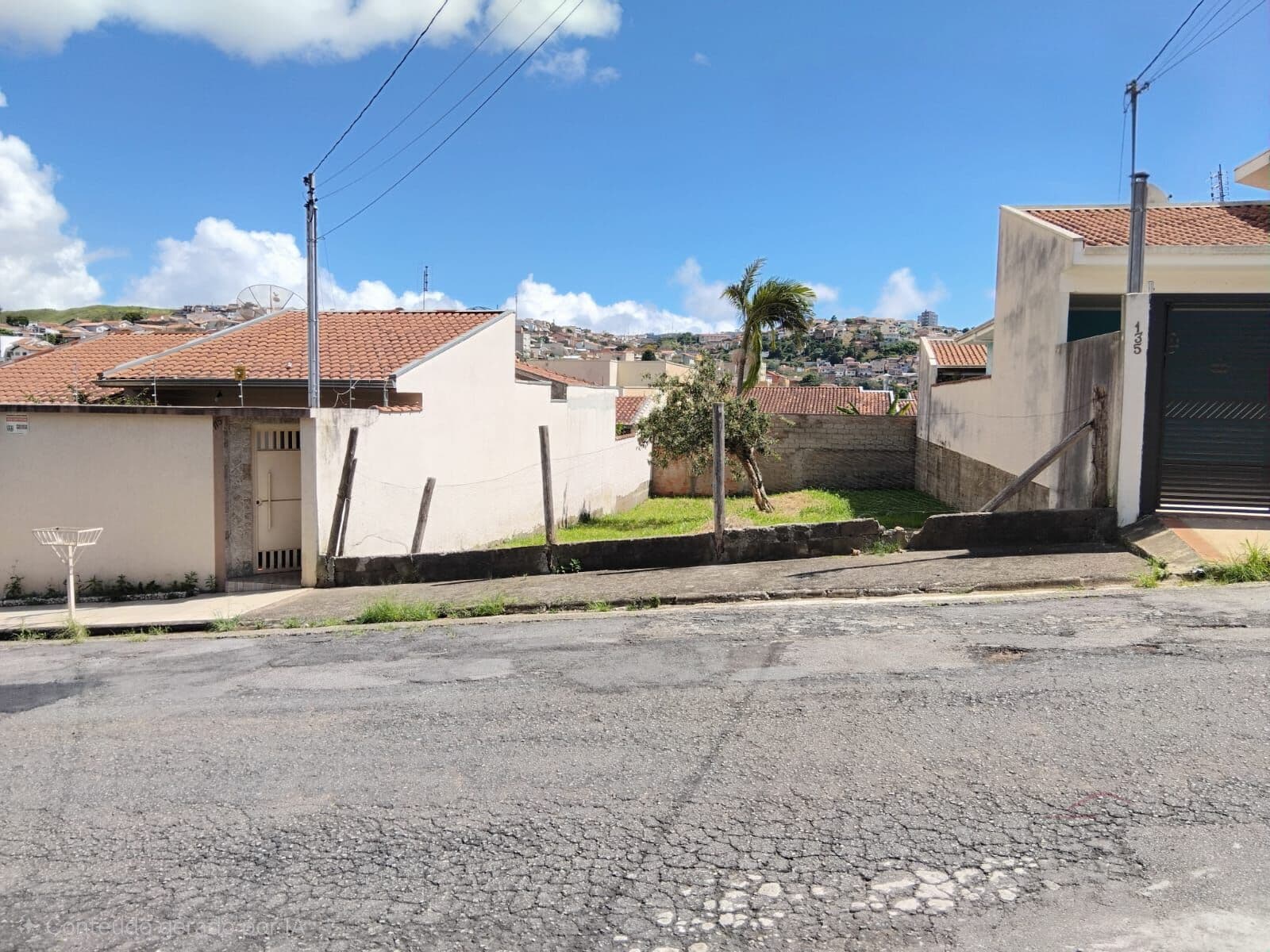 Terreno 250 metros à venda no bairro Jardim Amaryllis - Poços de Caldas/MG