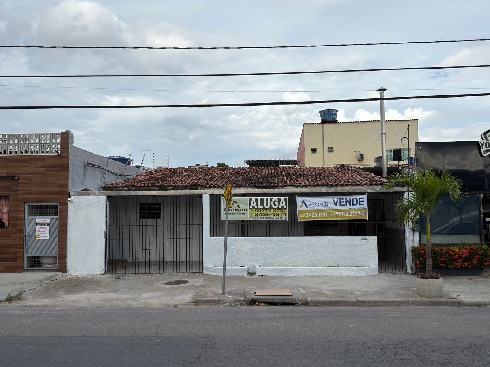 CASA COMERCIAL - AVENIDA SAN MARTIN 100 METROS DA PRAÇA DE SAN MARTIM LAJEADA 2 SALAS E 4 QUARTOS 110 M2 DE ÁREA CONSTRUÍDA