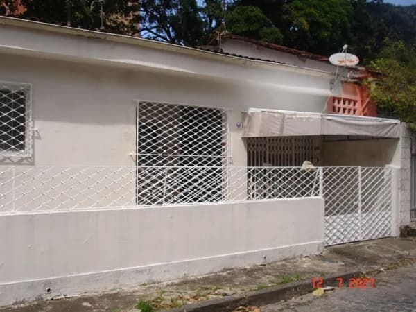 AFLITOS - TERRAÇO SALA ÚNICA 3 QUARTOS DCE GRADEADA E ESTUCADA