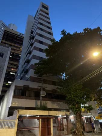 STUDIO MOBILIADO 200M DA AVENIDA BOA VIAGEM - 8º ANDAR PISCINA E GARAGEM