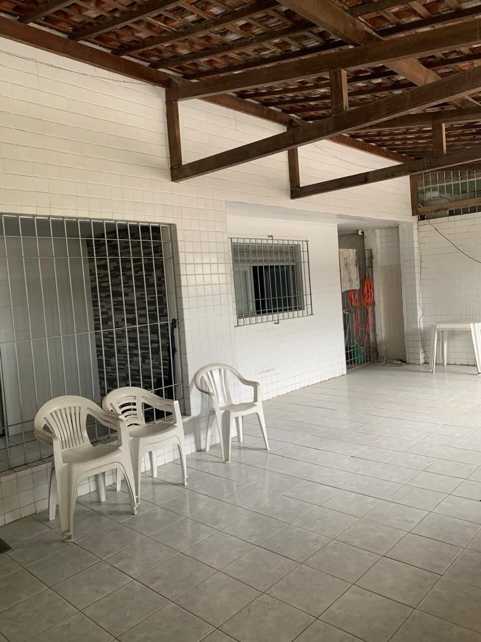 CORDEIRO - 2 PAVIMENTOS 4 SALAS 6 QUARTOS 2 SUITES 03 GARAGENS