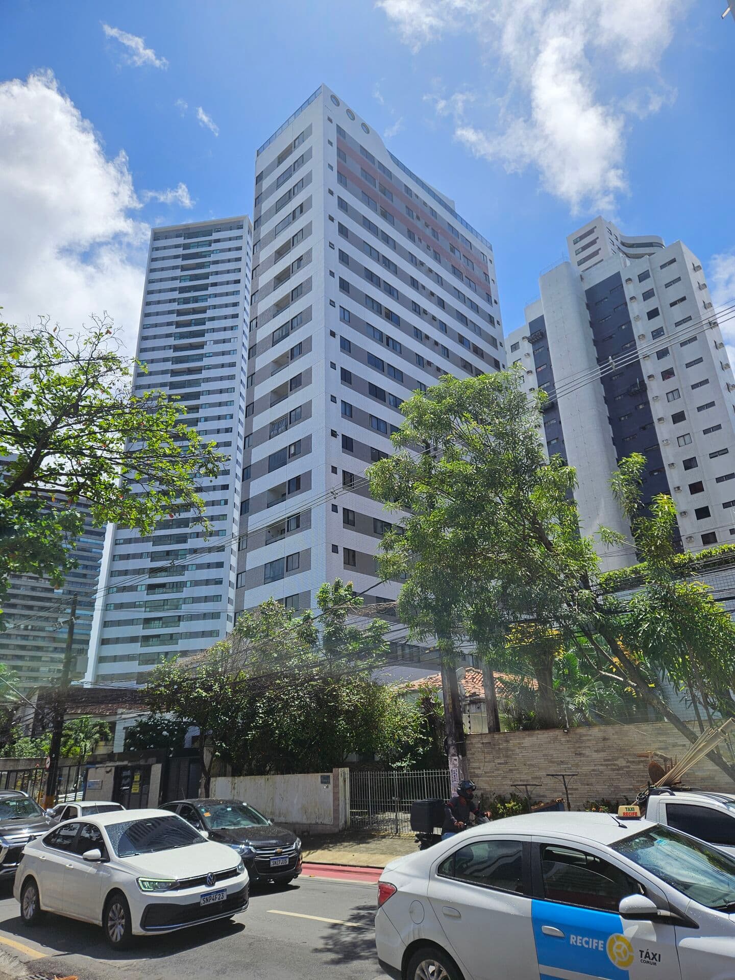PARNAMIRIM EDF. STUDIO UBAIAS MOBILIADO 13º ANDAR NASCENTE PISCINA GARAGEM NA ESTRADA DO ENCANAMENTO