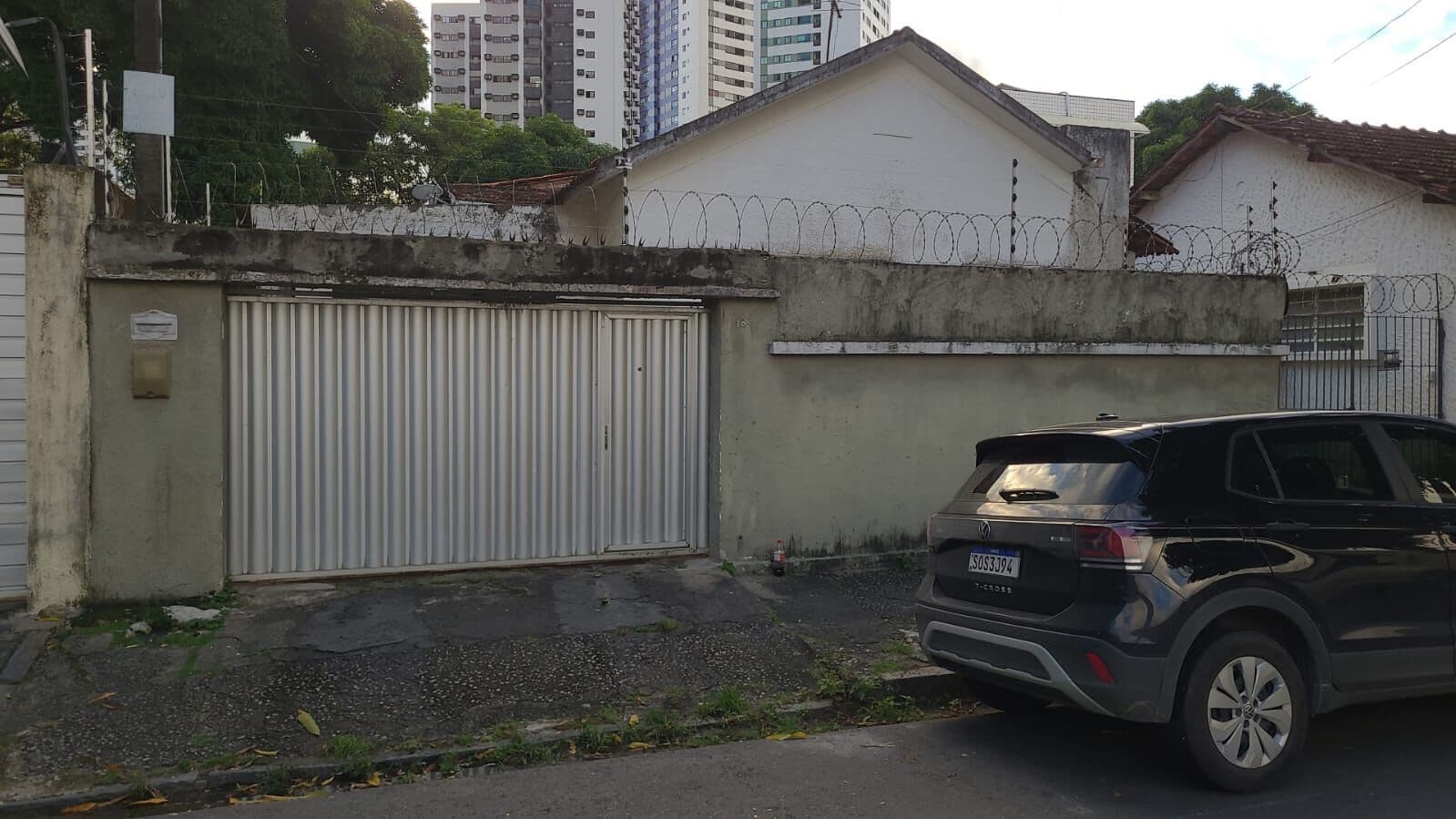 TAMARINEIRA - NASCENTE OITÕES LIVRES 2 SALAS 03 QUARTOS 01 SUITE GRADEADA 2 VGS GARAGENS PORTÃO ELETRÔNICO