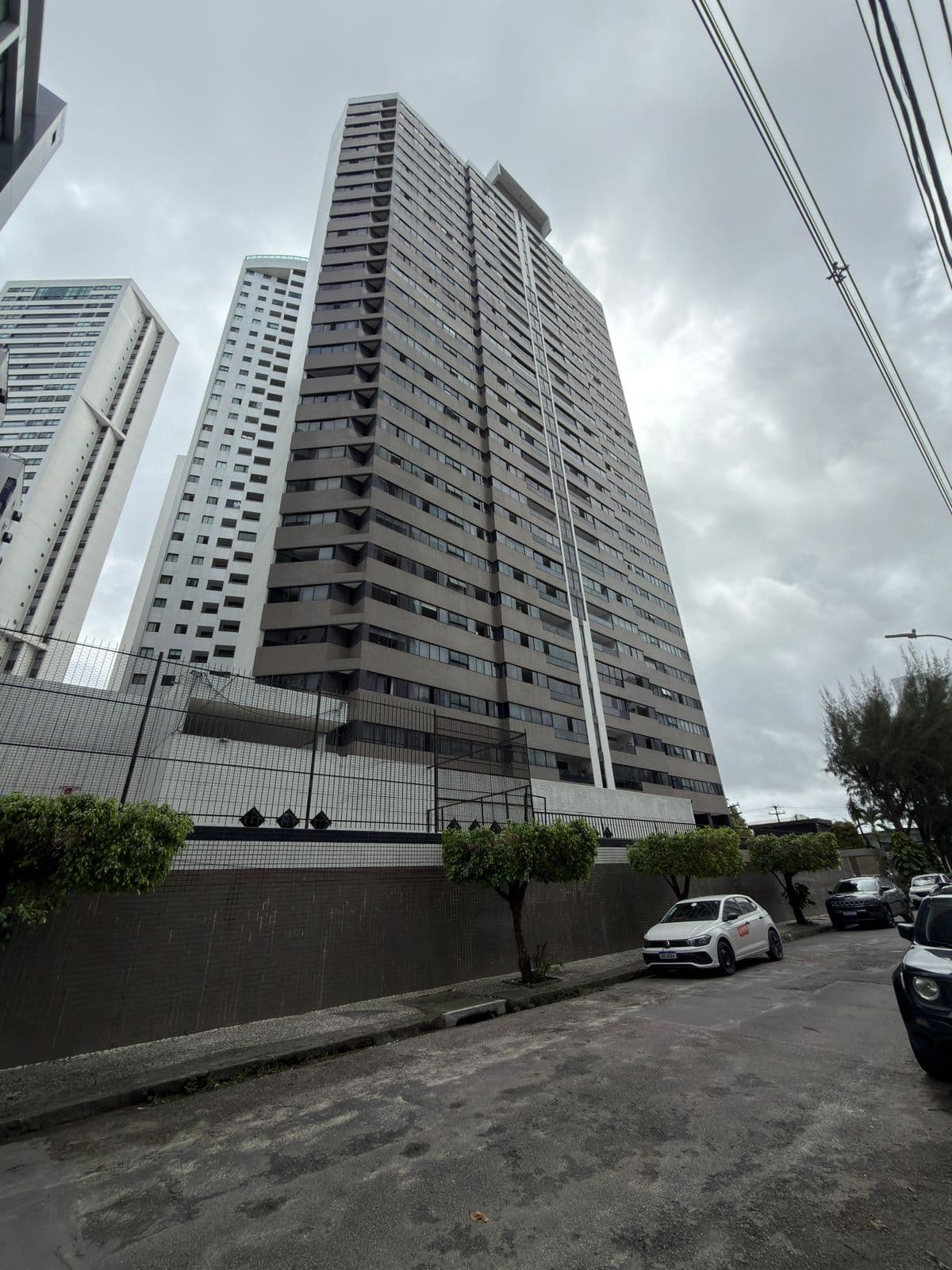 BOA VIAGEM - 187 M2 EDF. SANTA MARIA 19º ANDAR (CONSTRUÇÃO MOURA DUBEUX) 4 QUARTOS 4 SUITES 03 VAGAS DE GARAGEM