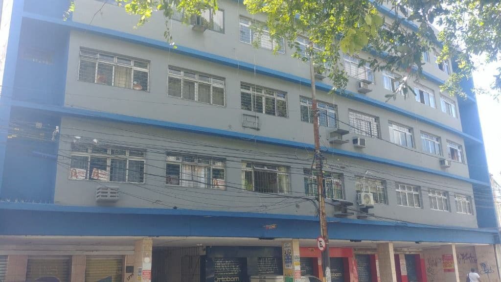 ESPINHEIRO - 1 QUARTO WC E COZINHA COM ELEVADOR DE FRENTE AO ETEPAM