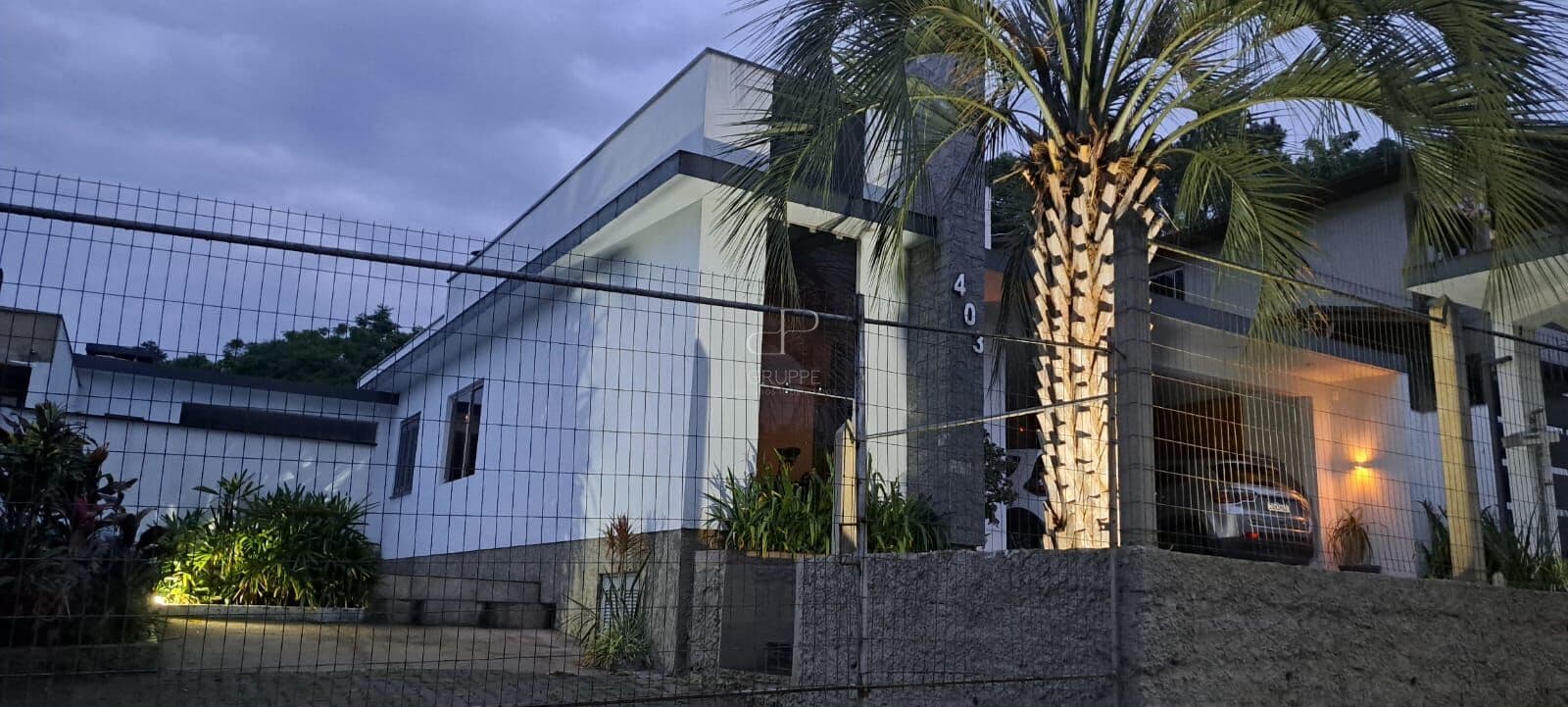 Casa em Dois Irmãos - Portal da Serra
