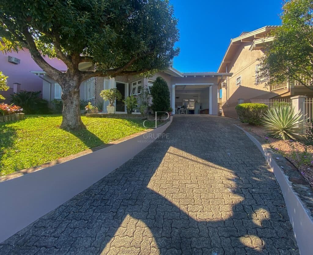 Casa em Dois Irmãos - Portal da Serra