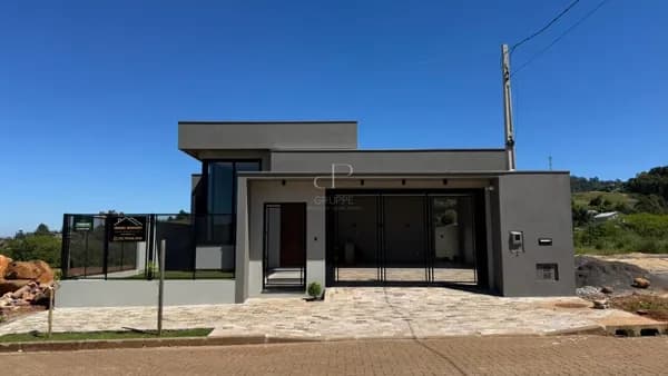 Casa em Dois Irmãos - Vale Direito