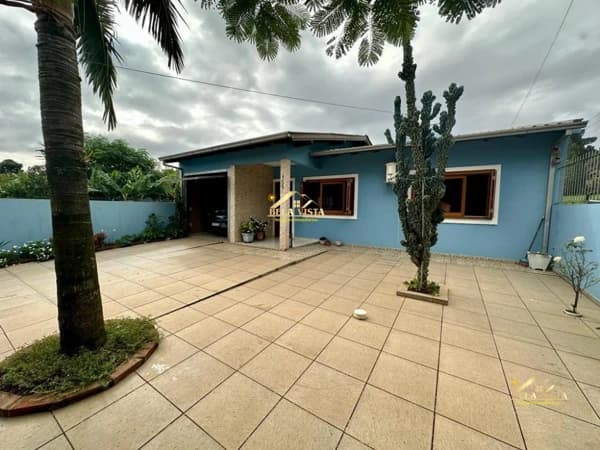 Casa à venda no bairro Centro em Nova Santa Rita/RS