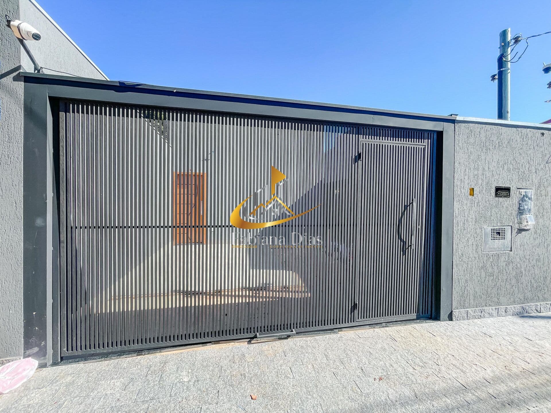 Oportunidade de Investimento: Casa com 3 Quartos, Piscina e Área Gourmet