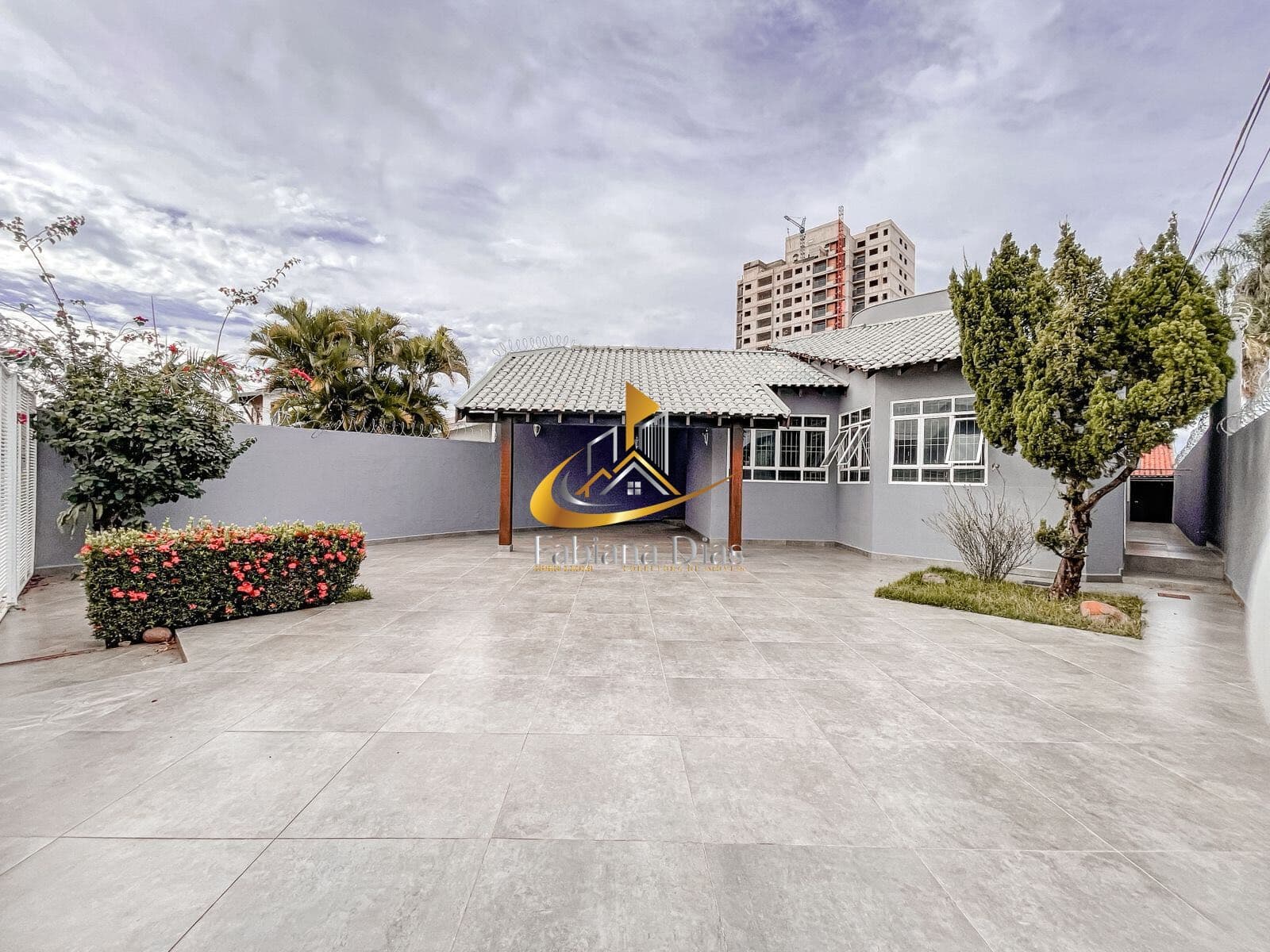 Casa Ampla com Piscina e Espaço Gourmet Próxima à Avenida Bom Pastor em Campo Grande/MS