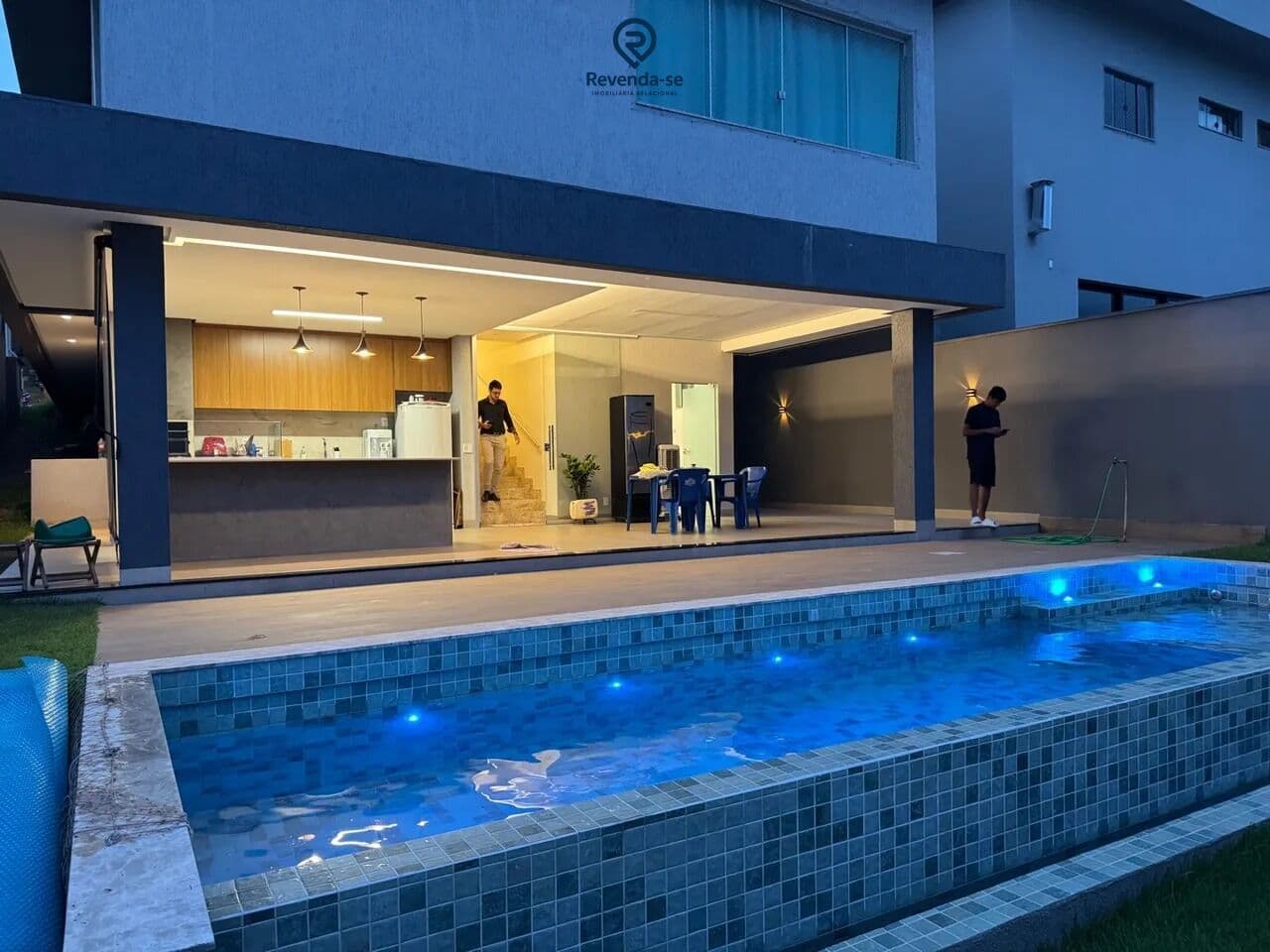 Casa condomínio fechado alto padrão mobiliada 5 minutos flamboyant
