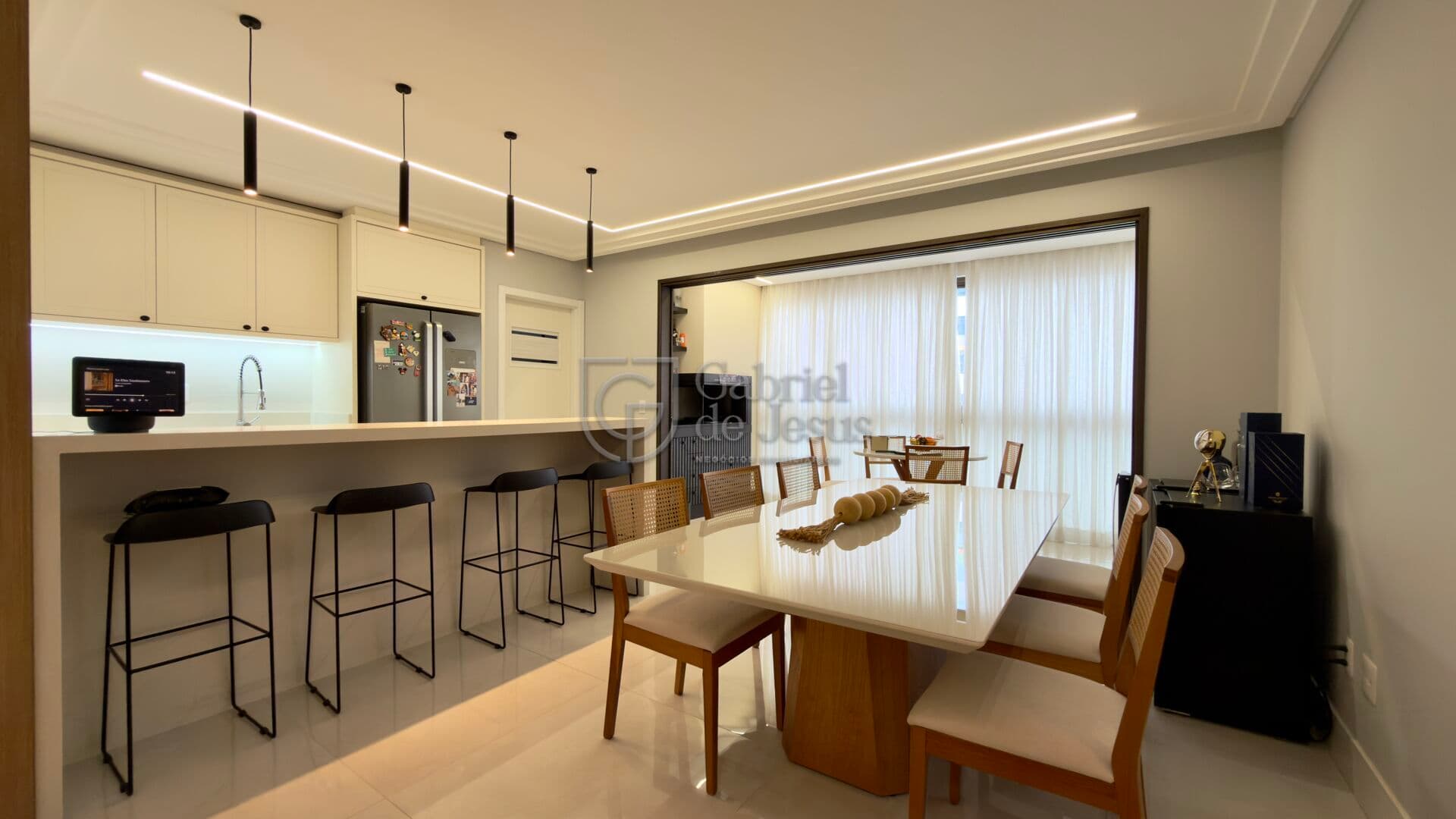 Apartamento 3 suítes e porteira fechada