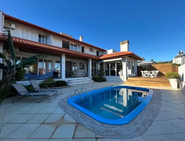 Casa alto padrão com vista para o mar
