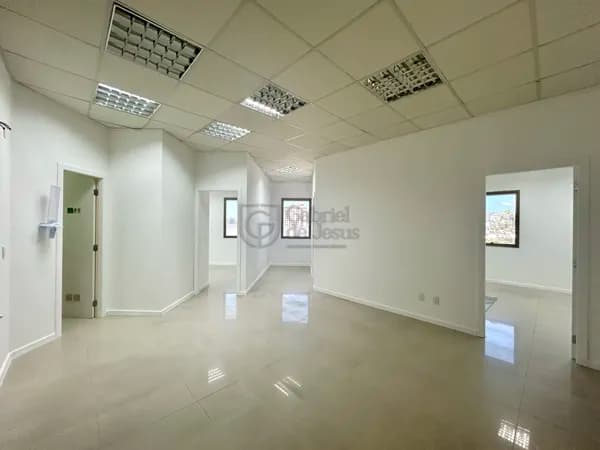 Sala comercial com 3 consultórios no Terrafirme
