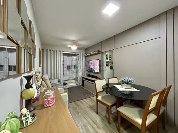 Apartamento 2 suítes no Centro de Floripa