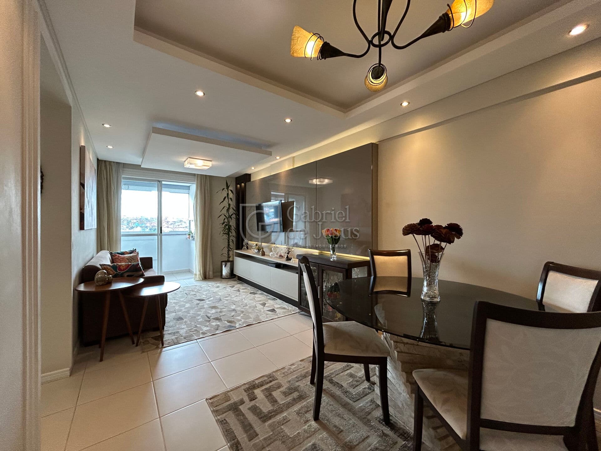 Apartamento semimobiliado
