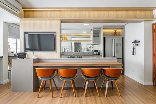 Apartamento finamente mobiliado próximo à Rua Lauro Linhares