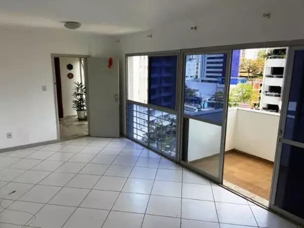 Apartamento à venda no bairro Jardim Apipema em Salvador/BA