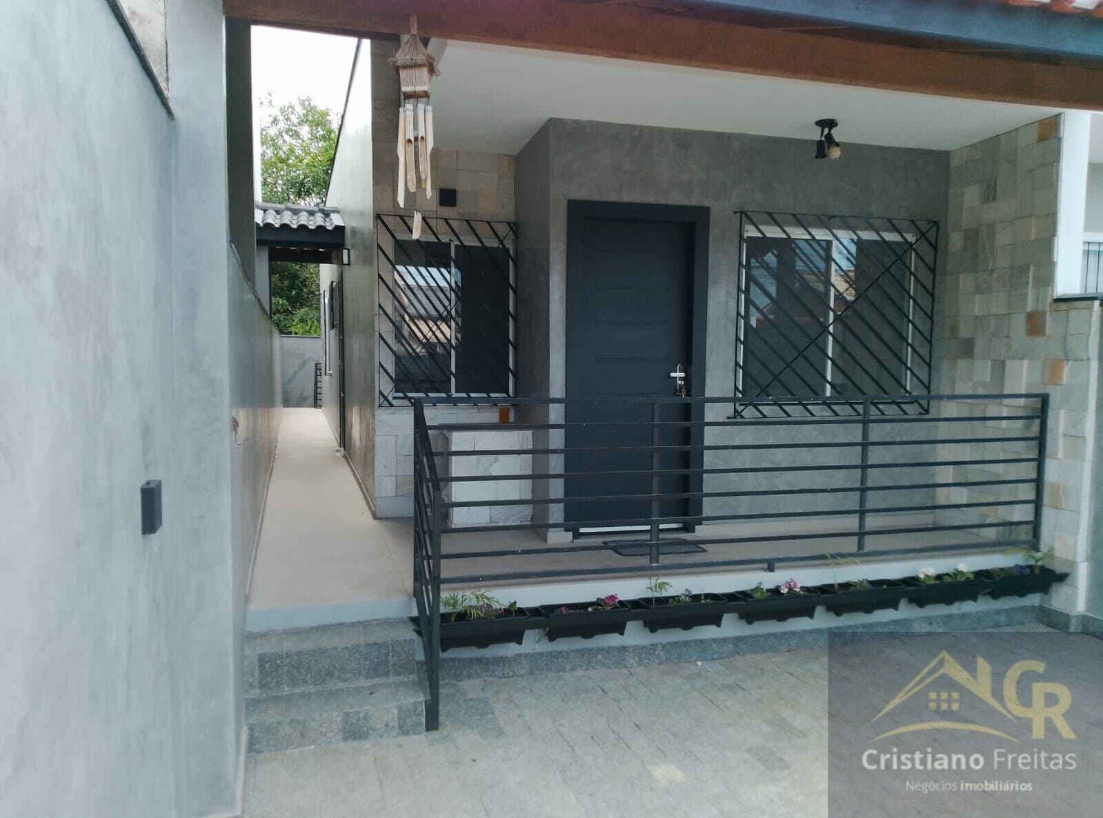 Casa com 2 dormitórios sendo 1 suíte em Potecas - São José / SC