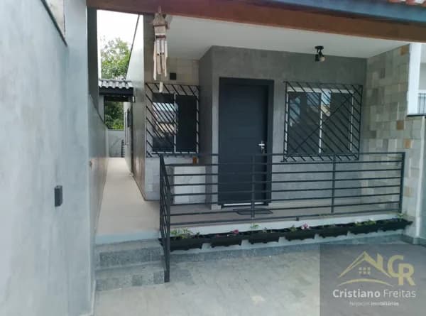 Casa com 2 dormitórios sendo 1 suíte em Potecas - São José / SC