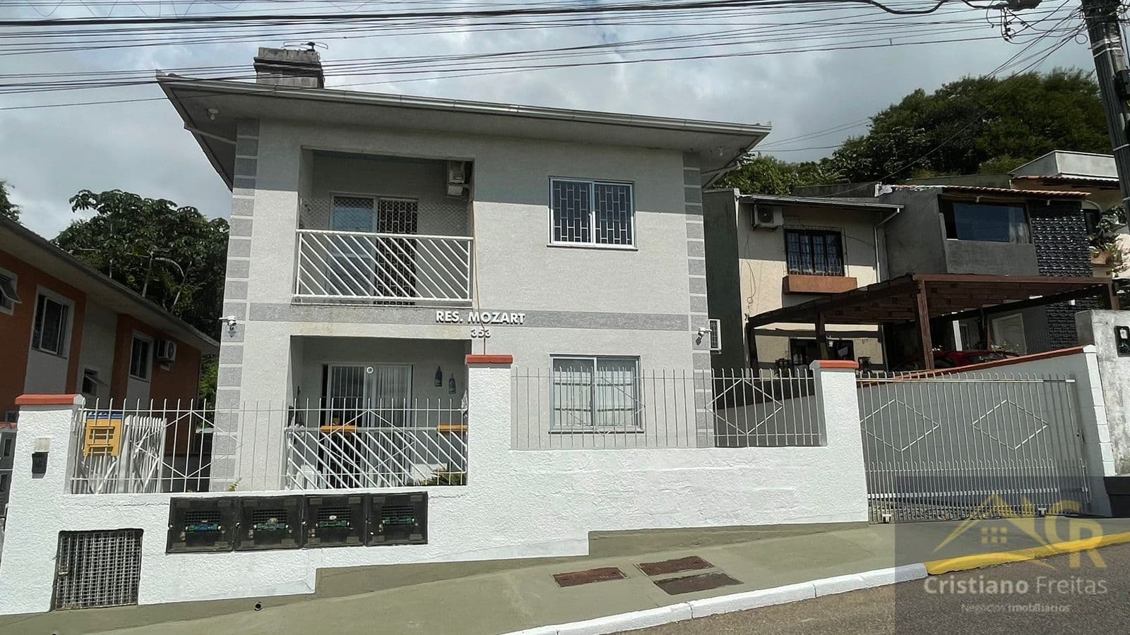 Apartamento com 2 dormitórios no Bairro Ipiranga - São José