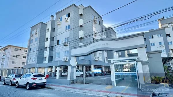 Apartamento com 2 dormitórios no Bairro Areias em São José