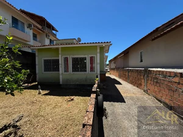 Casa à Venda no Bairro Ipiranga – São José/SC- SOZINHA NO TERRENO