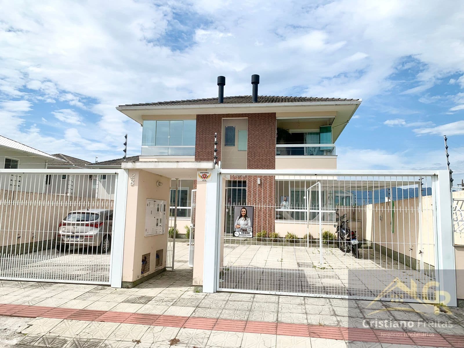 Apartamento 2 dormitórios, sendo 1 suíte, porteira fechada, no Bairro Nova Palhoça