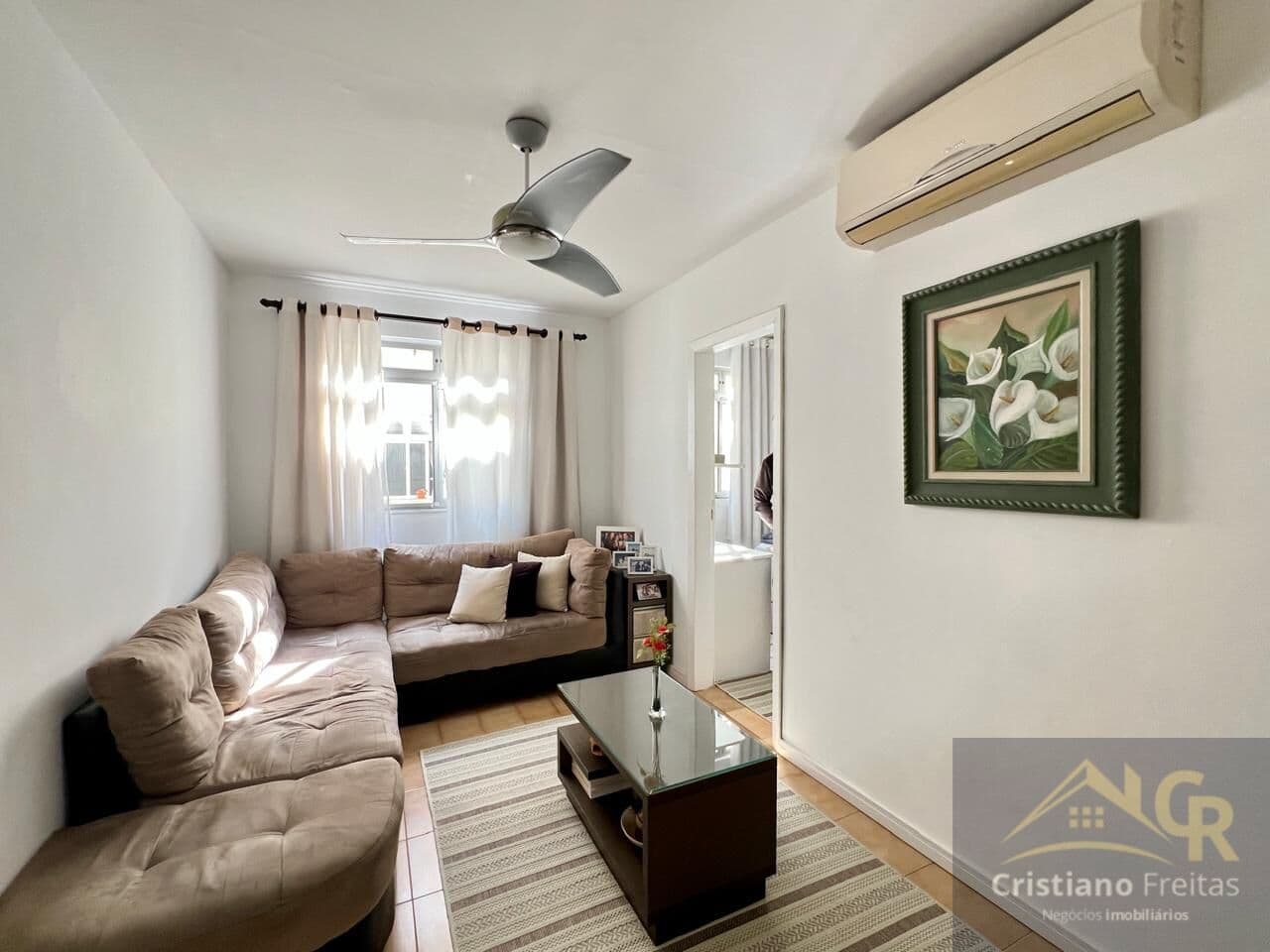 Apartamento com 2 dormitórios no Bairro Praia Comprida em São José / SC