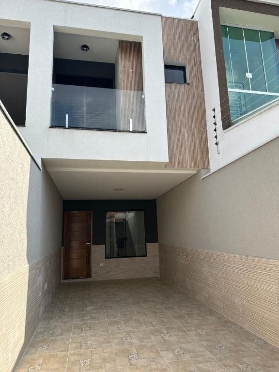 Sobrado com 3 dormitórios à venda