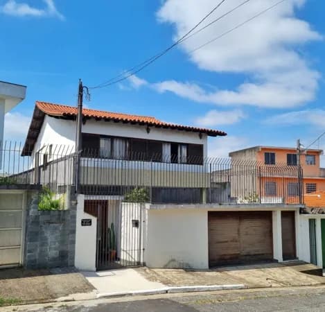 CASA ASOBRADADA R$ 1.685,000 . 03DORMITORISO ,02 SUITES ,CINCO BANHEIROS , 4 VAGAS