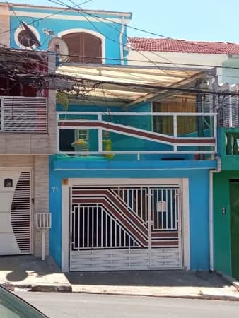 SOBRADO COM 02 DORMITORIOS 1 VAGA
