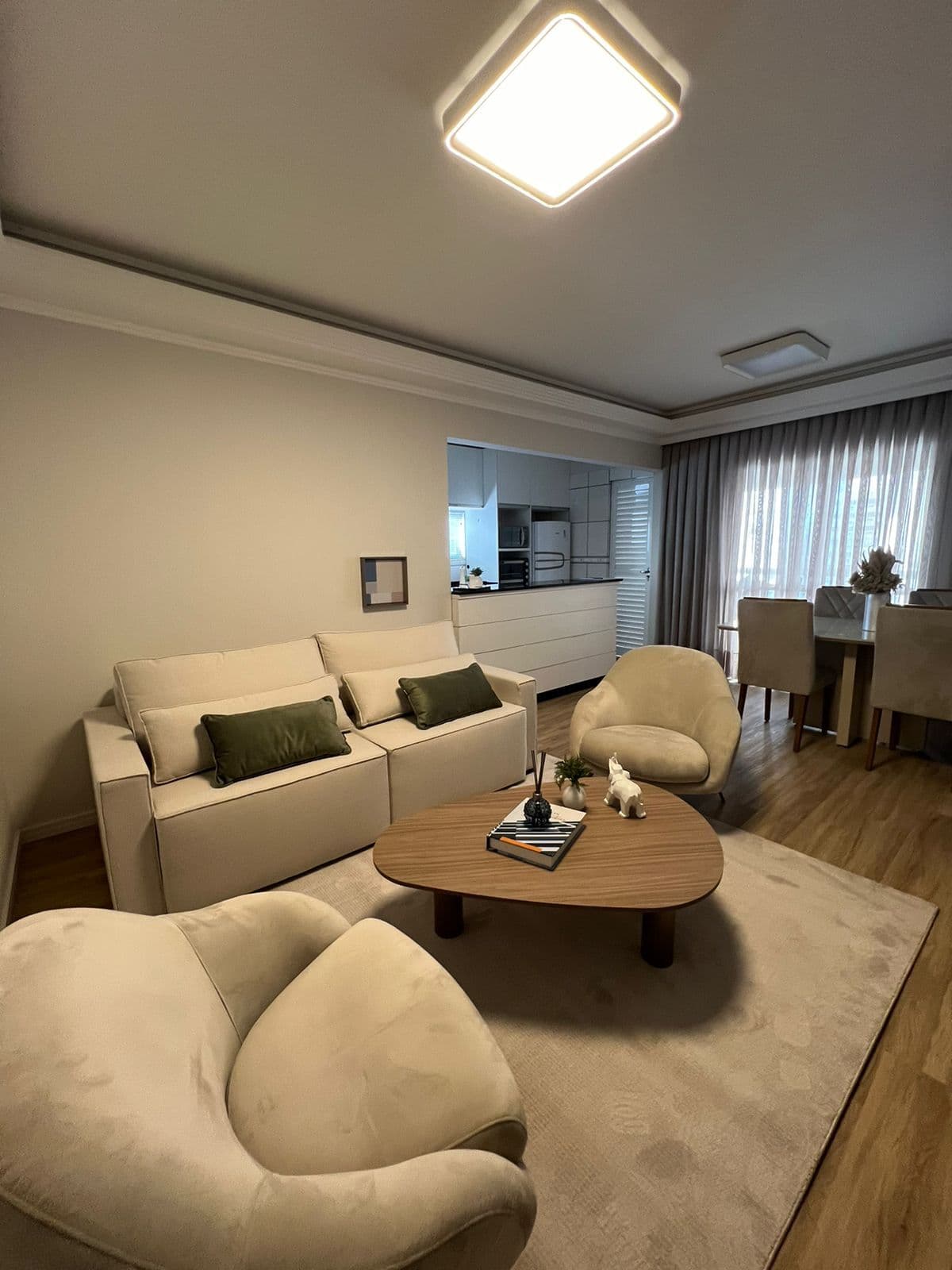 Apartamento com 3 dormitórios à venda em Balneário Camboriú