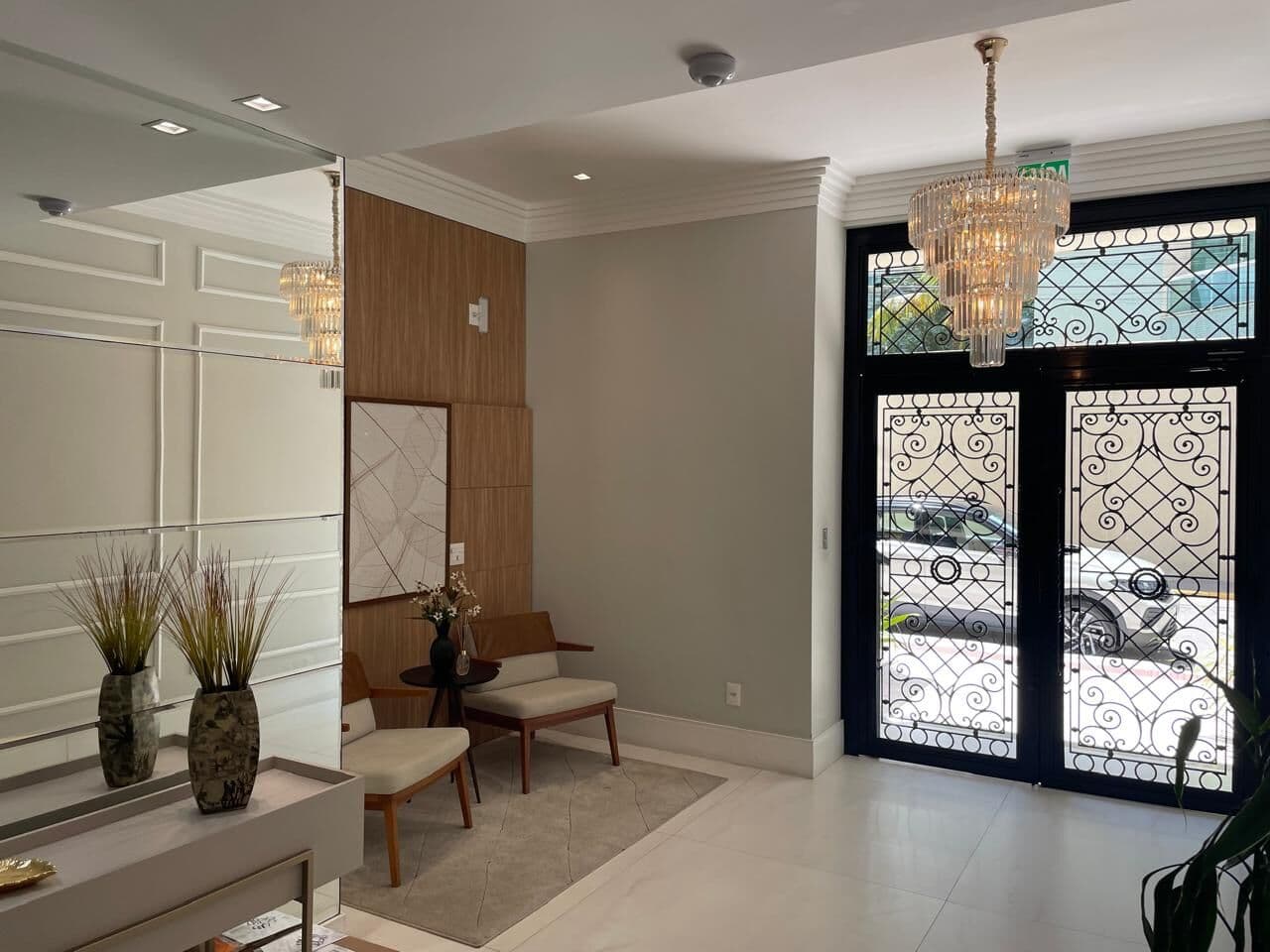Apartamento com 3 suítes pertinho do píer à venda em Itapema