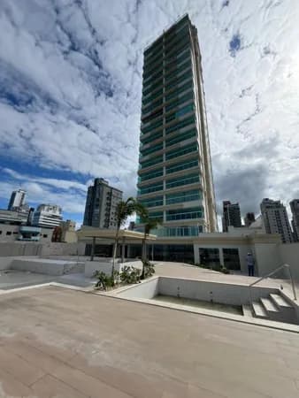 Apartamento de 3 suítes à venda no Lumière Residence em Itapema