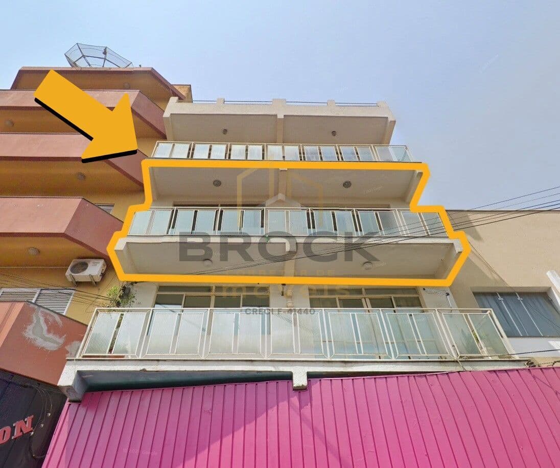 ÓTIMO APARTAMENTO COM 3 QUARTOS (1 SUÍTE) E VARANDA – 2º ANDAR NO CENTRO
