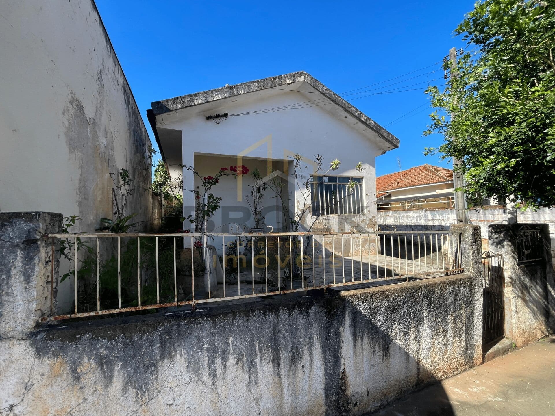 (OPORTUNIDADE) CASA EM LOCALIZAÇÃO CENTRAL COM 487m²